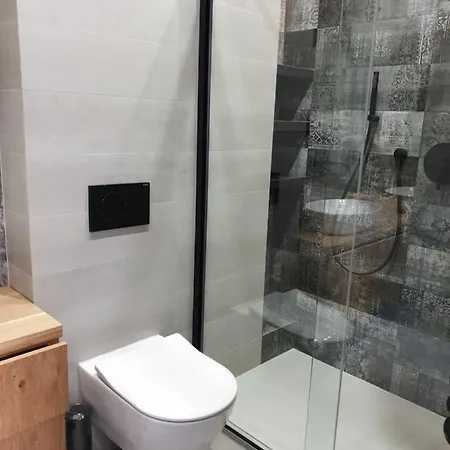 Luxury Apartment *