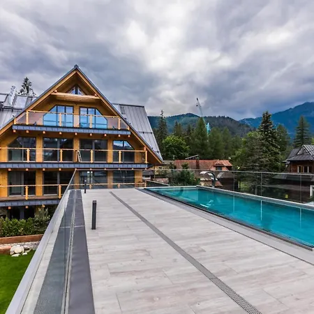 Luxury Apartment *